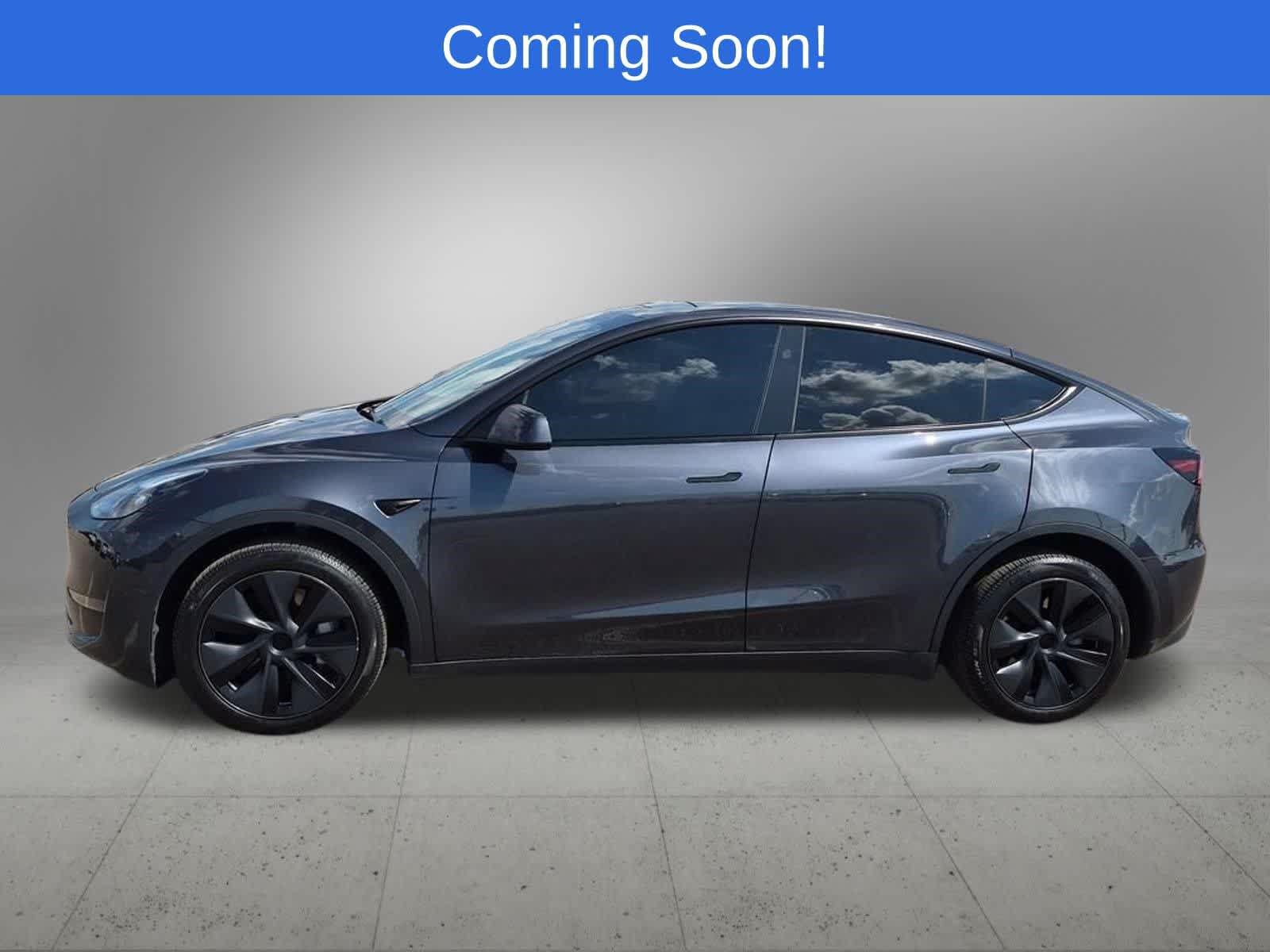 Used 2024 Tesla Model Y Long Range AWD/4WD image 3