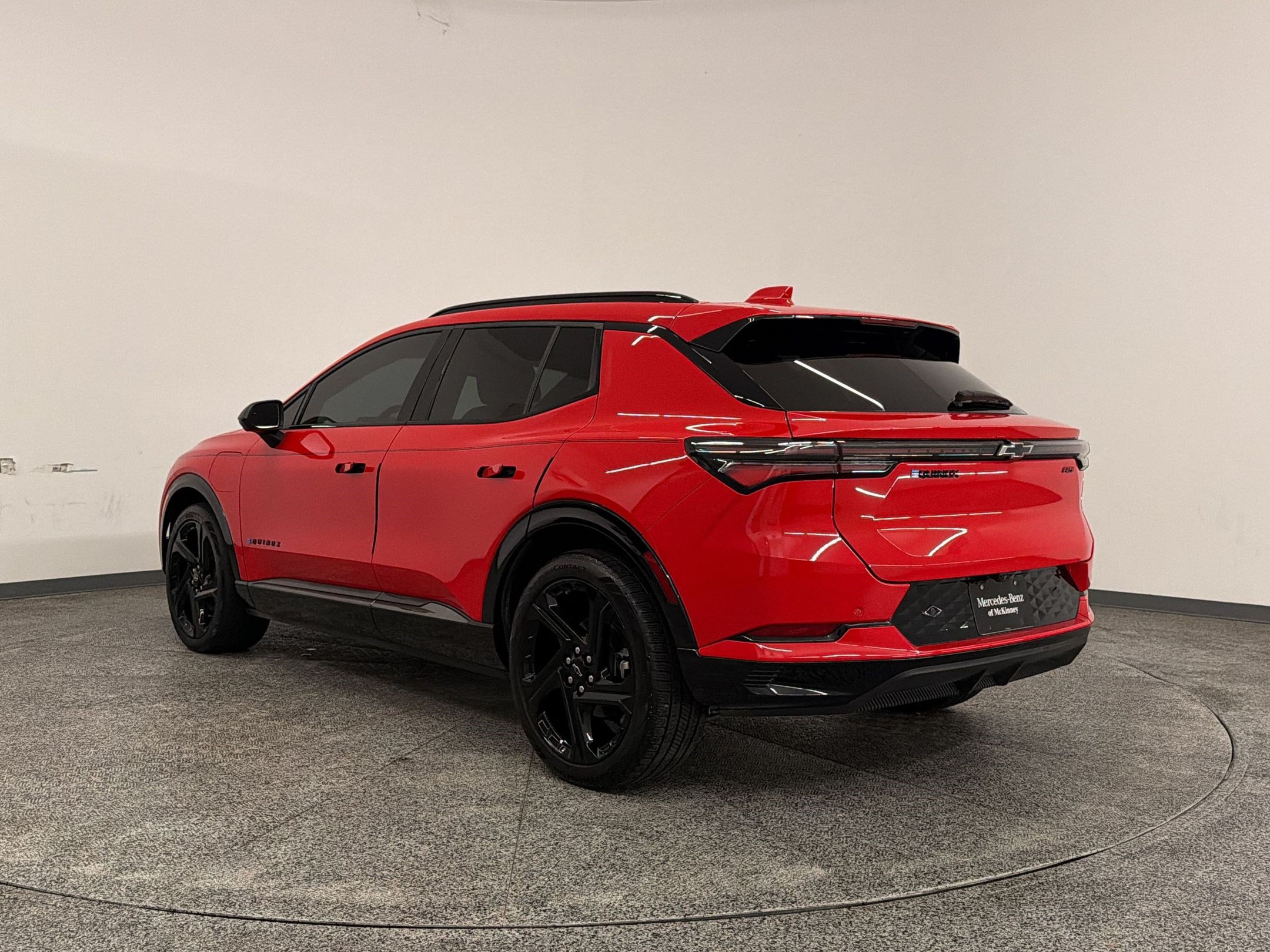 Used 2024 Chevrolet Equinox EV RS w/ LPO, All-Weather Mat Package FWD image 3