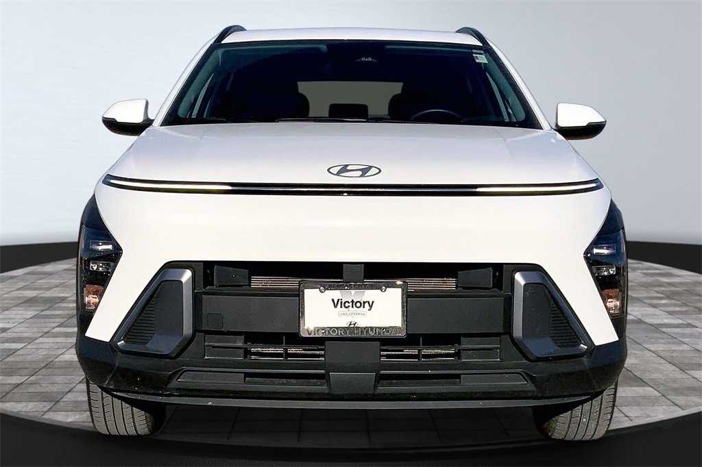 Used 2025 Hyundai Kona SEL image 2