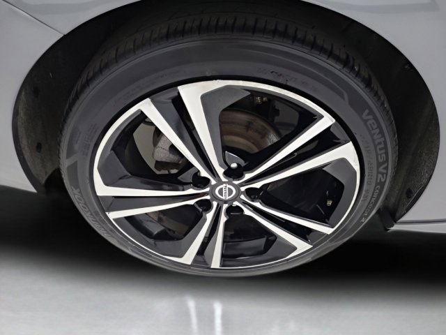 Used 2021 Nissan Sentra SR FWD image 9