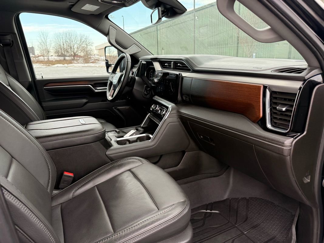 Used 2025 GMC Sierra 2500 Denali image 14