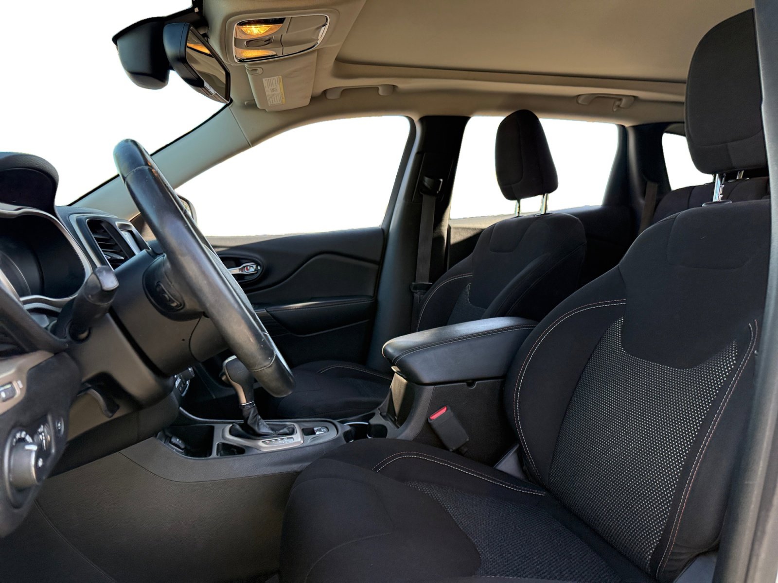 Used 2017 Jeep Cherokee 75th Anniversary image 9