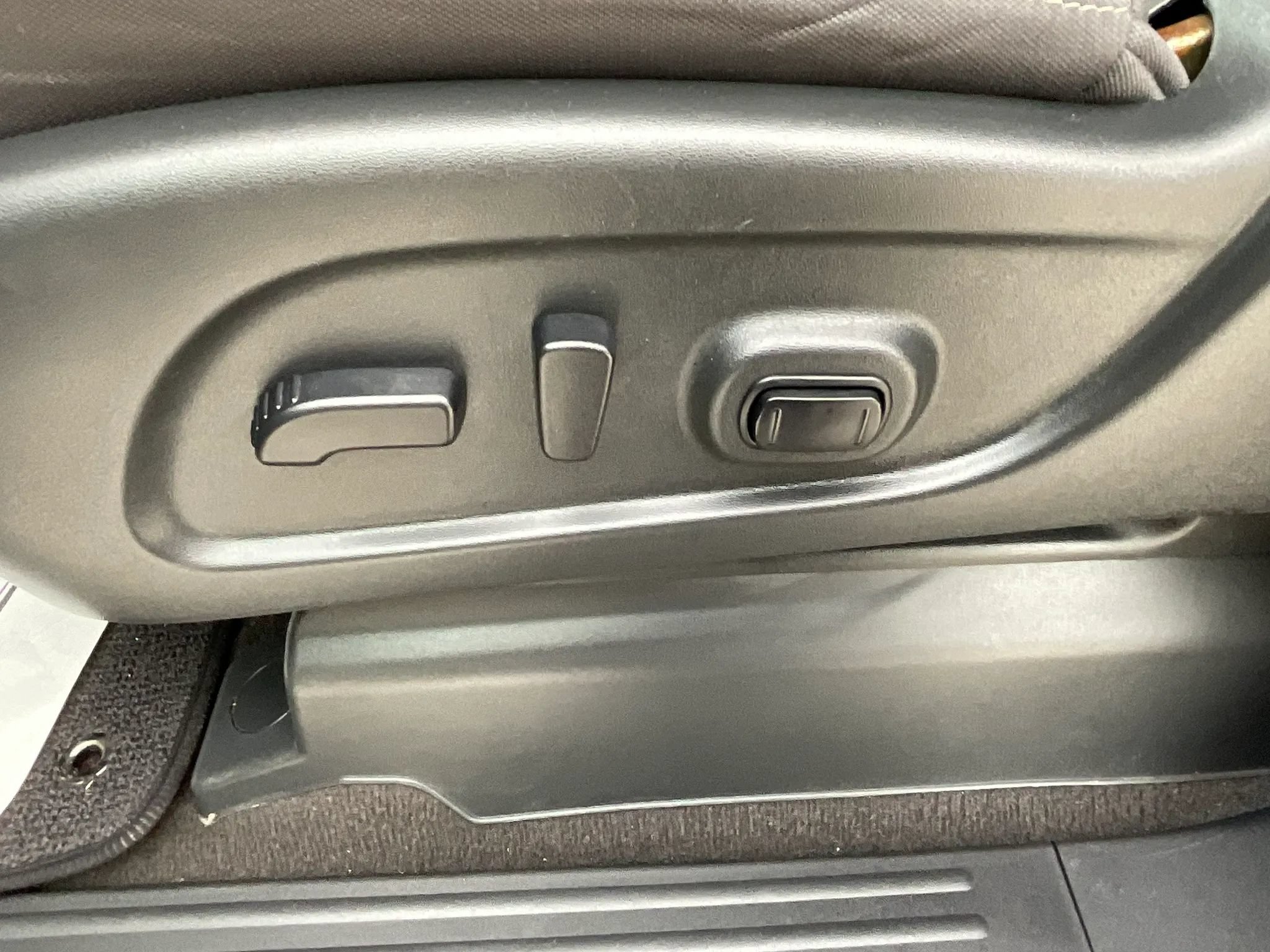 Used 2021 Nissan Titan SV w/ SV Convenience Package AWD/4WD image 20