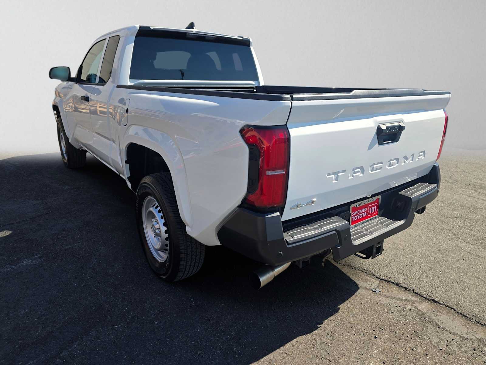Used 2026 Toyota Tacoma SR w/ SR Upgrade Package AWD/4WD image 5