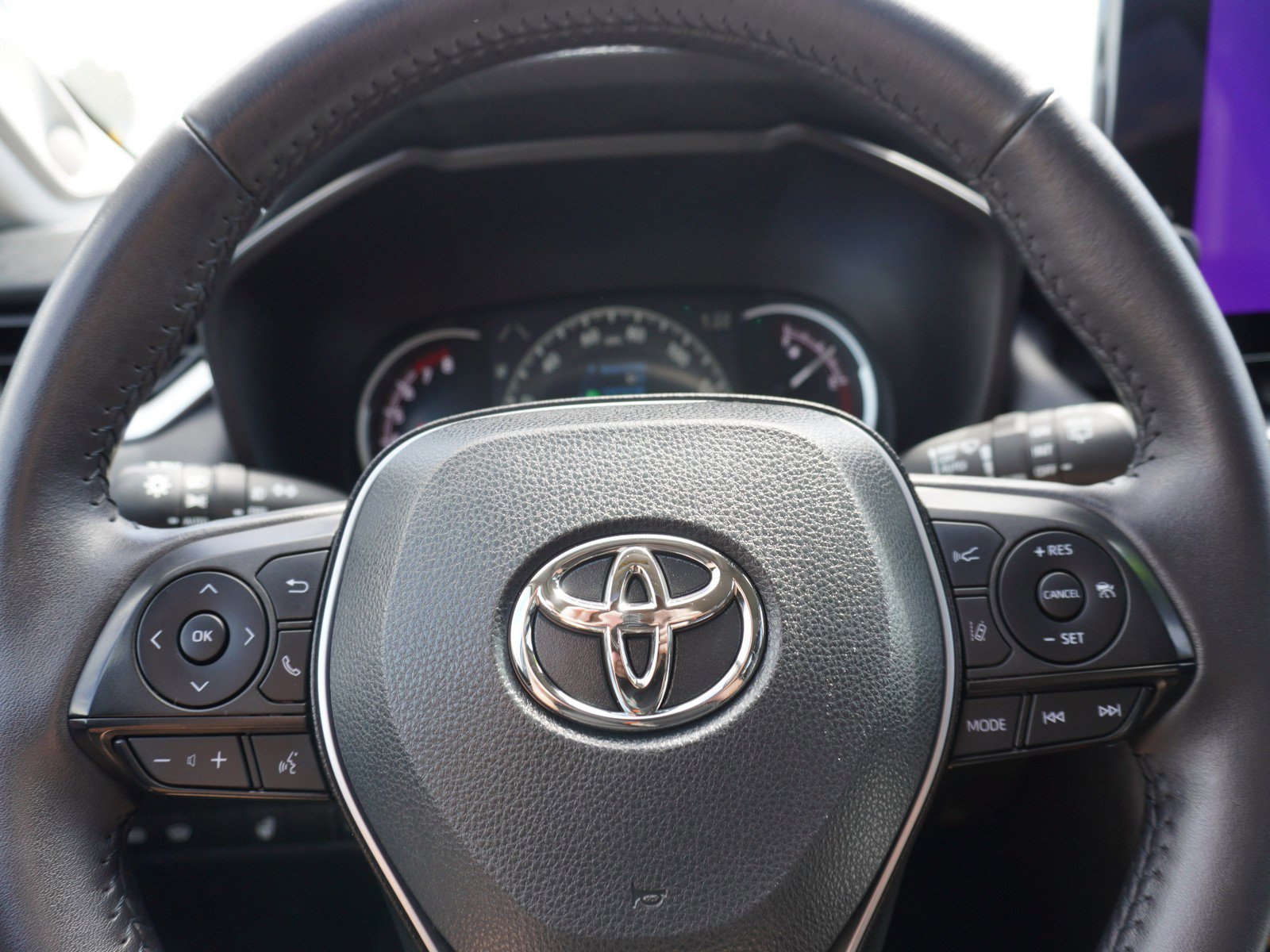 Used 2024 Toyota RAV4 XLE Premium w/ Weather Package FWD image 25