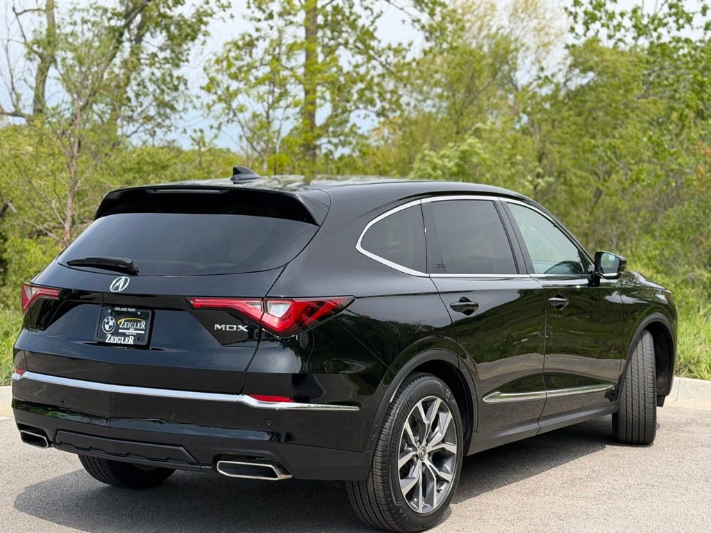 Used 2023 Acura MDX SH-AWD w/ Technology Package image 4