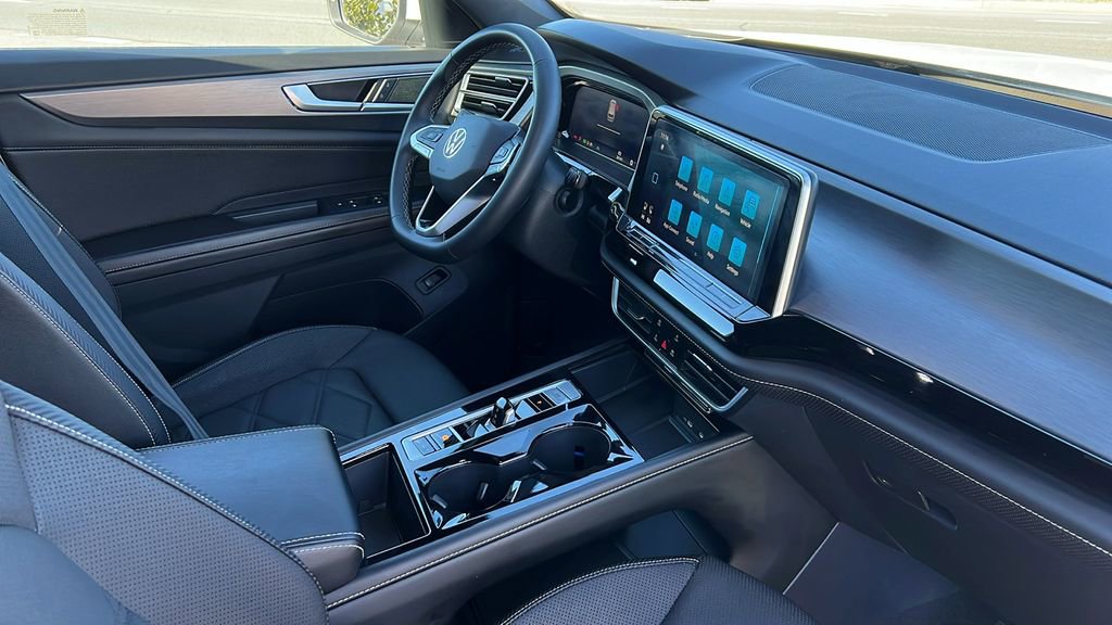 Used 2024 Volkswagen Atlas Cross Sport SE image 12