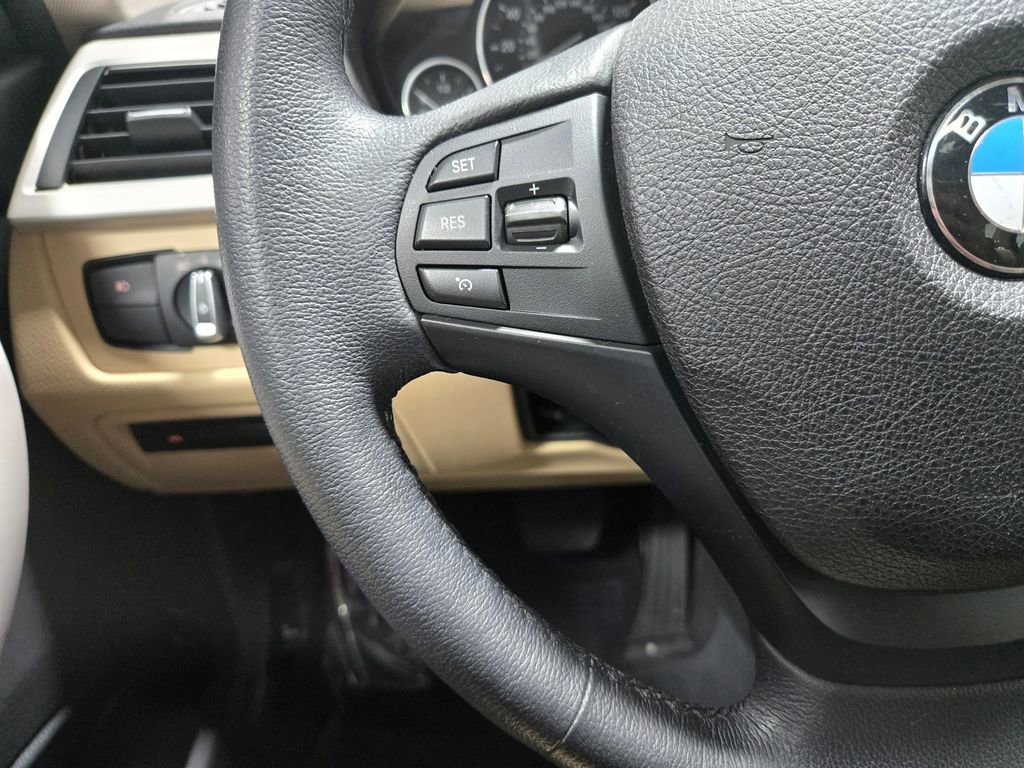 Used 2018 BMW 320i xDrive Sedan w/ Convenience Package image 15