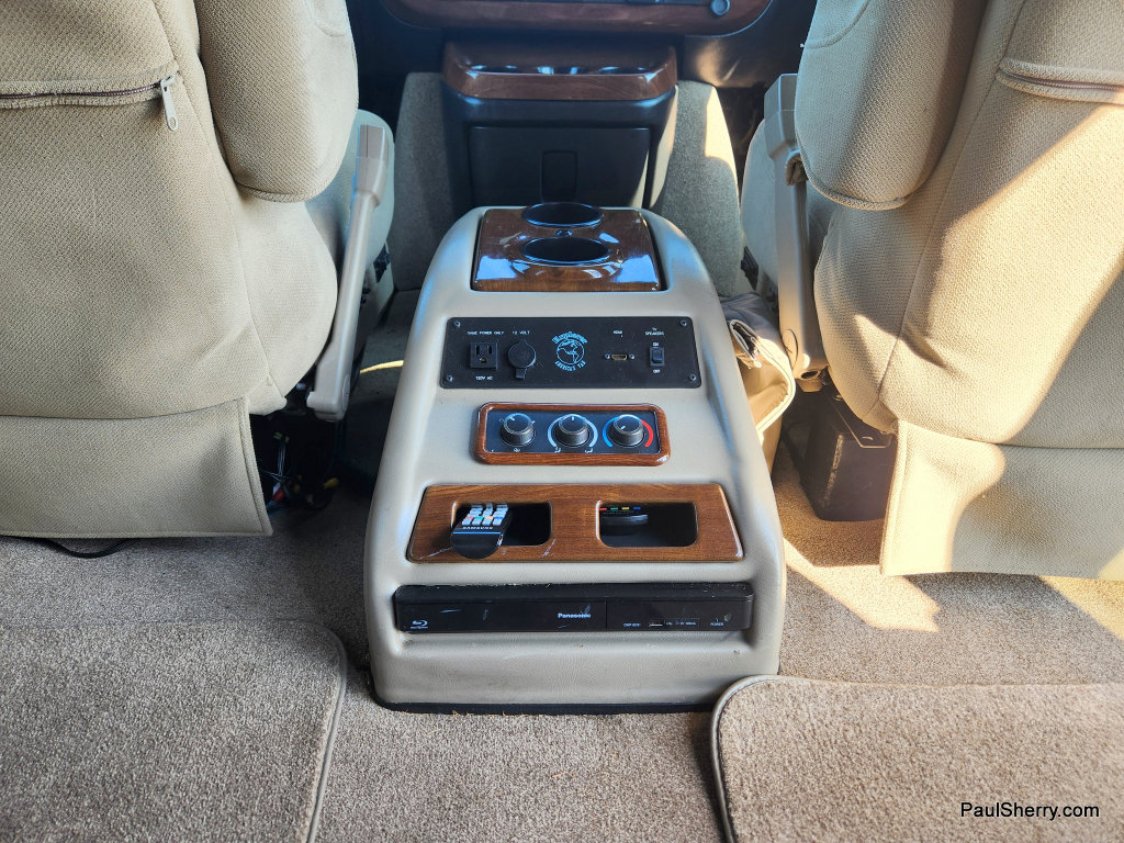 Used 2015 Chevrolet Express 2500 RWD image 47