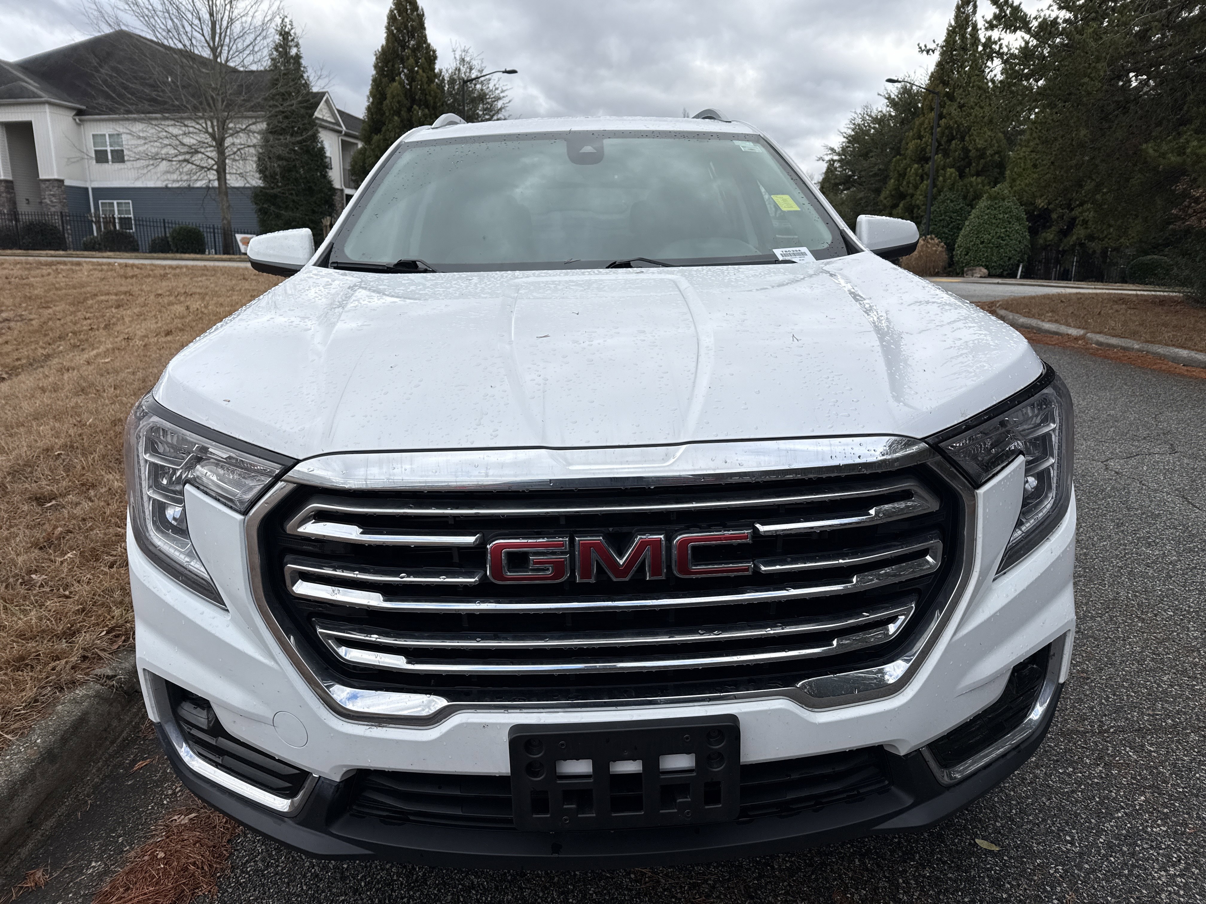 Certified 2023 GMC Terrain SLT image 3