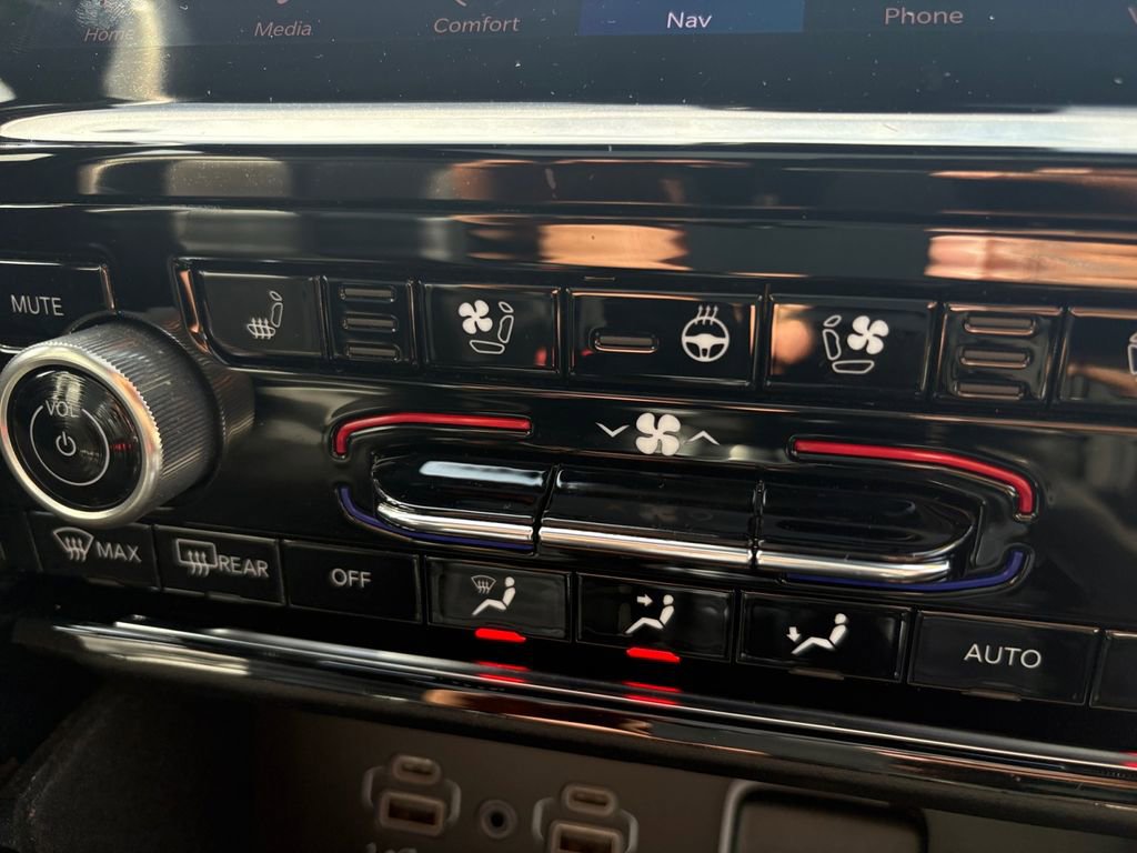 Used 2021 Jeep Grand Cherokee L Overland image 20