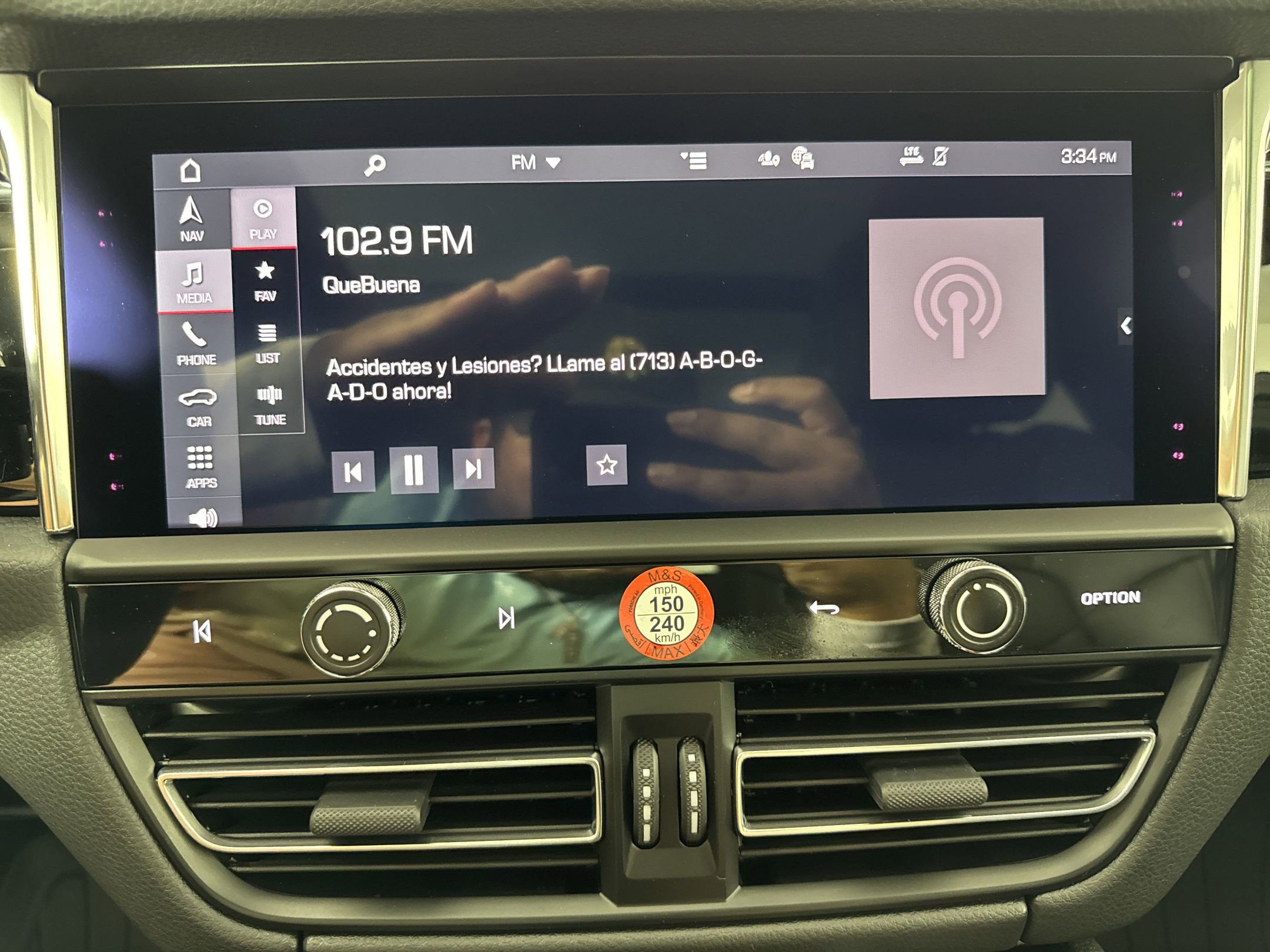 Certified 2025 Porsche Macan image 24