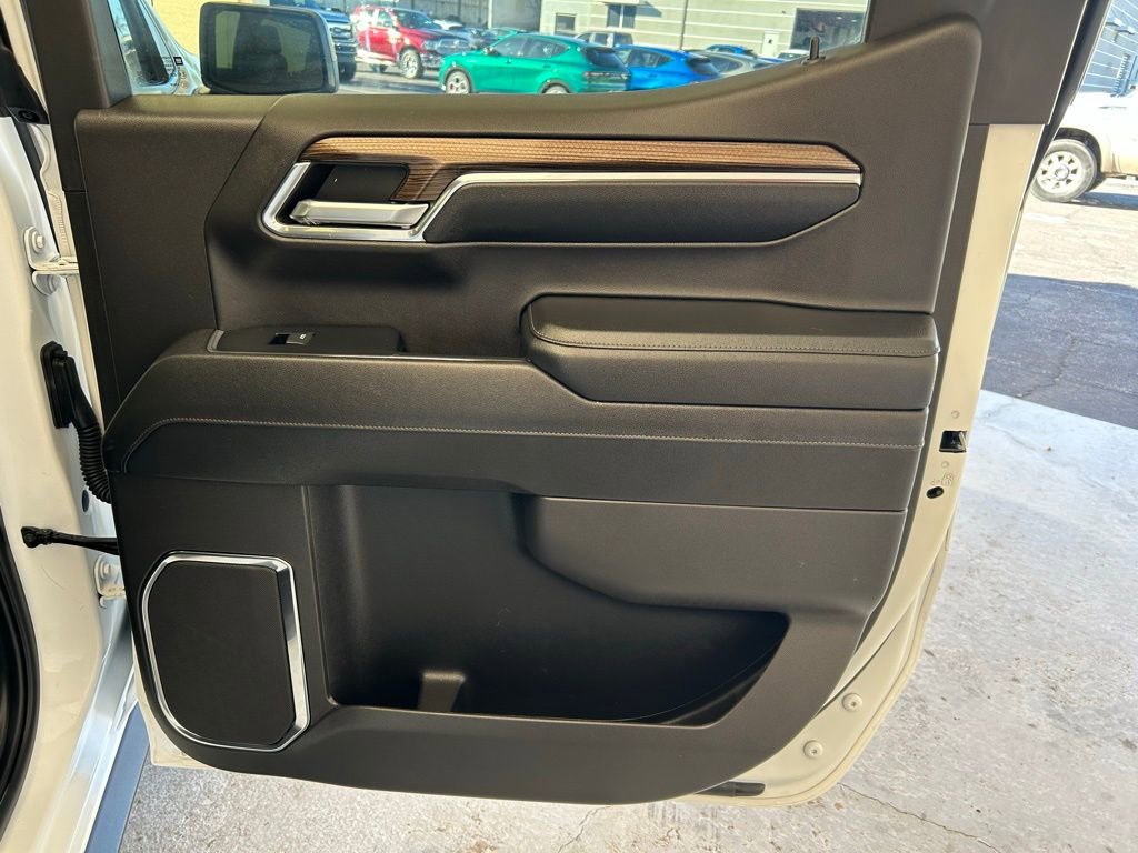 Used 2024 Chevrolet Silverado 1500 LT Trail Boss w/ Convenience Package II image 16