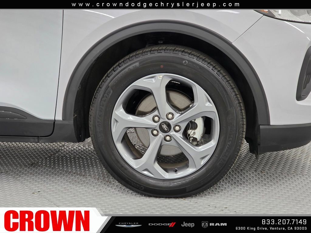 Used 2025 Ford Escape ST-Line image 9