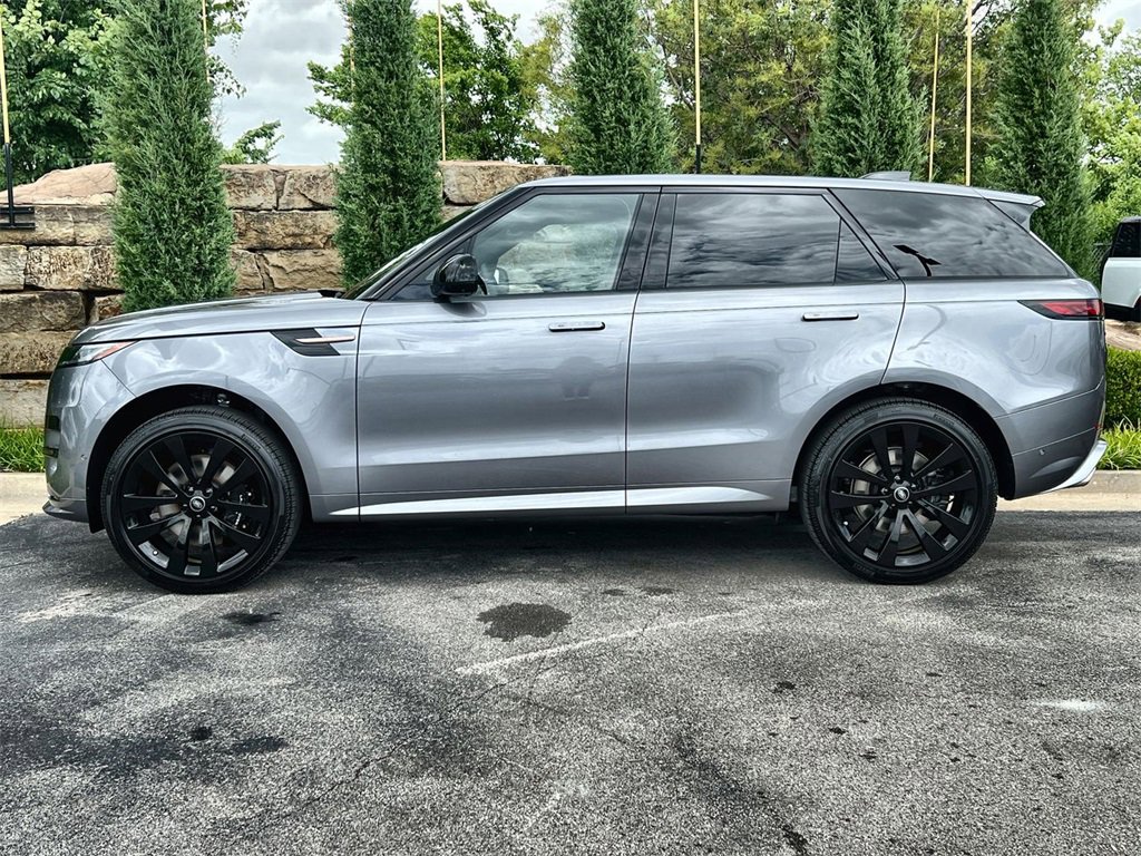 New 2025 Land Rover Range Rover Sport Dynamic SE image 2