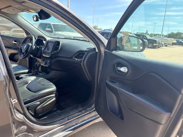 Used 2022 Jeep Cherokee Trailhawk w/ Comfort/Convenience Group AWD/4WD image 22