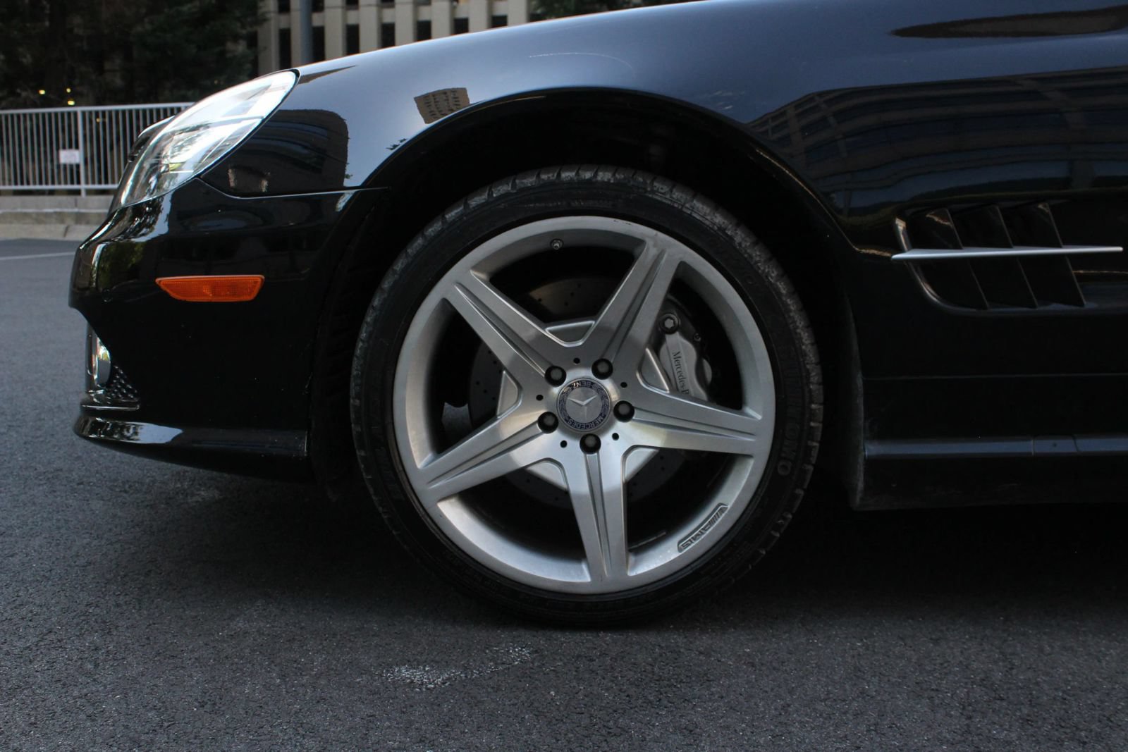 Used 2011 Mercedes-Benz SL 550 image 13