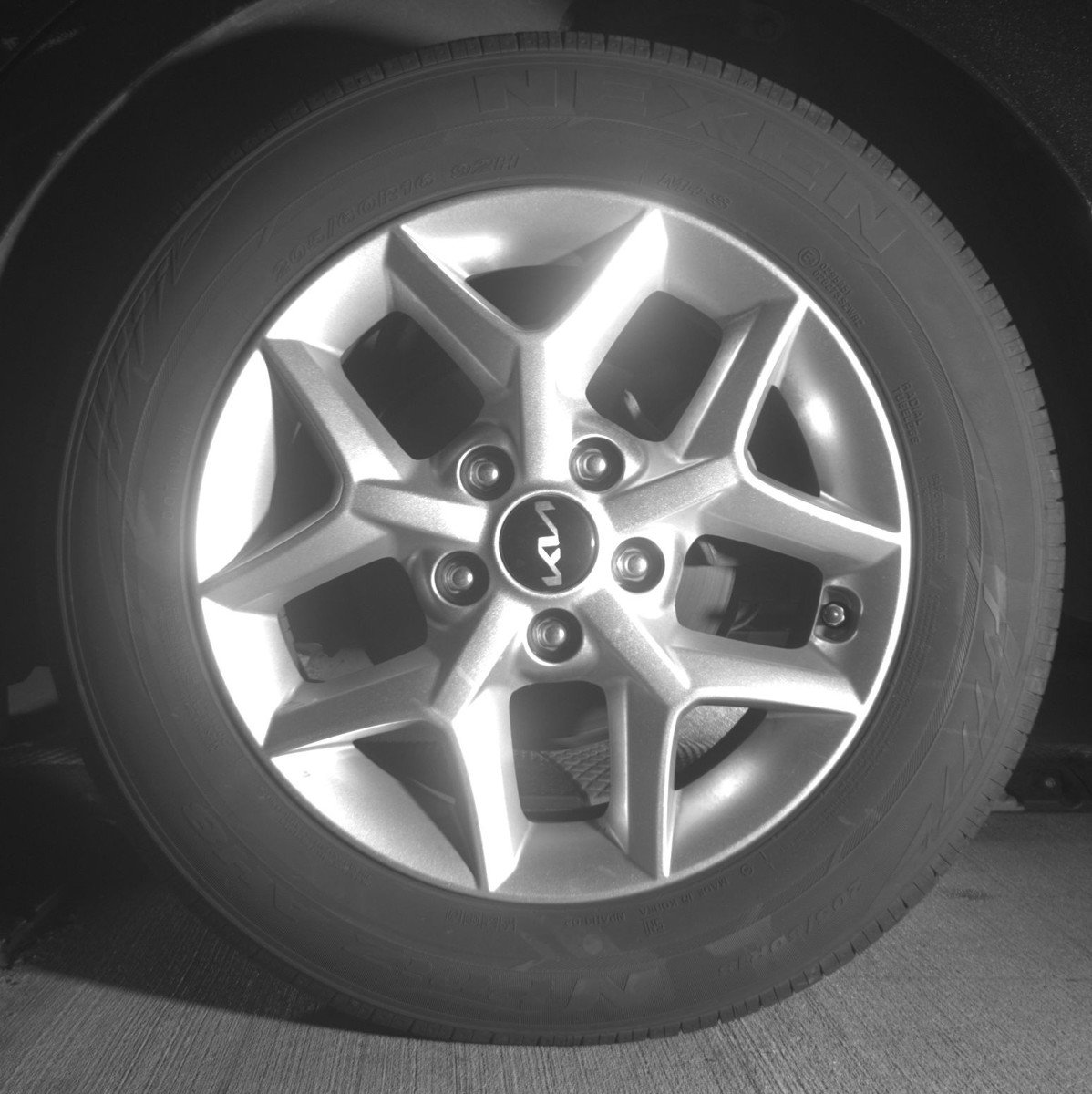 Used 2025 Kia Soul LX w/ LX Technology Package FWD image 14