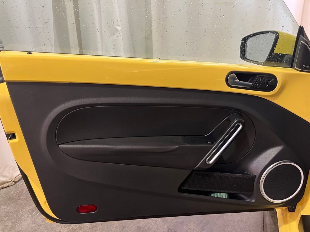 Used 2012 Volkswagen Beetle 2.5 FWD image 2