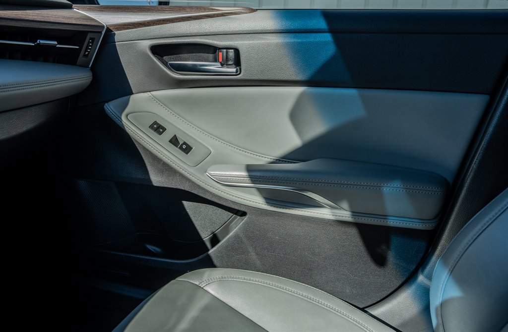 Used 2020 Toyota Avalon XLE FWD image 23