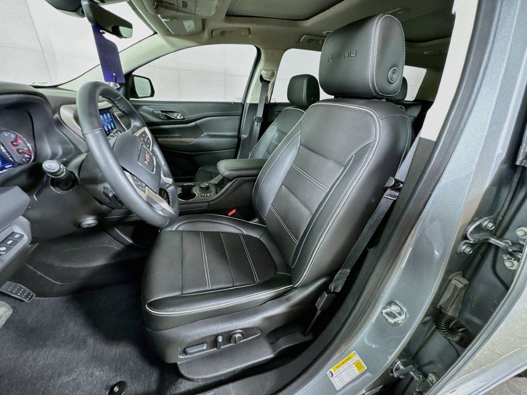 Used 2023 GMC Acadia Denali w/ Denali Ultimate Package FWD image 25