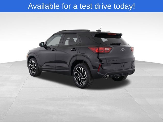 Used 2026 Chevrolet TrailBlazer RS w/ Convenience Package AWD/4WD image 3