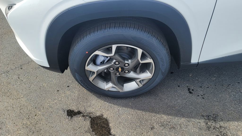 New 2026 Chevrolet Trax LT w/ Driver Confidence Package image 6