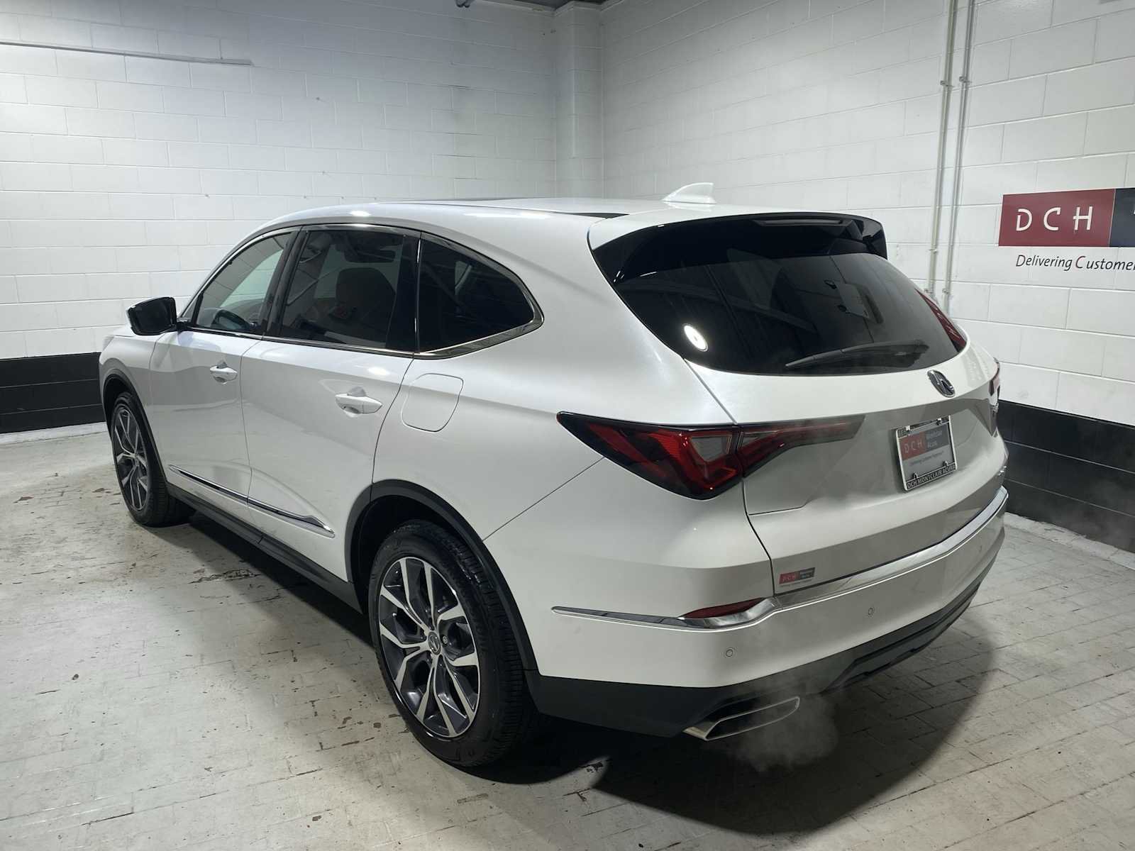 Certified 2024 Acura MDX SH-AWD w/ Technology Package image 4