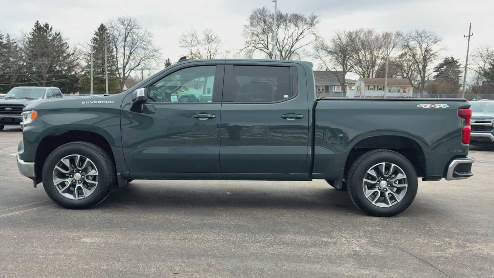 Used 2025 Chevrolet Silverado 1500 LT image 5