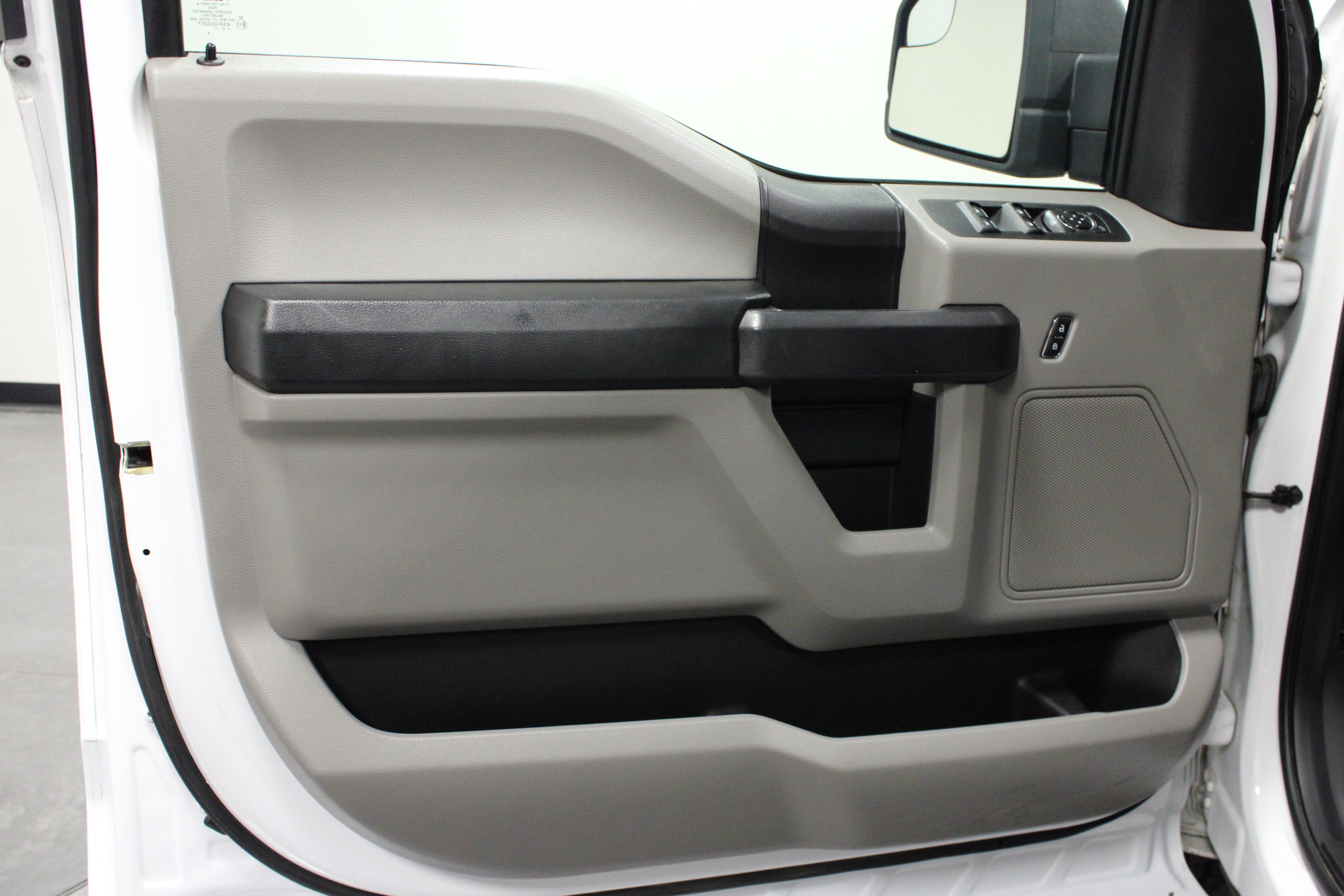 Used 2015 Ford F150 XL w/ Equipment Group 101A Mid AWD/4WD image 11