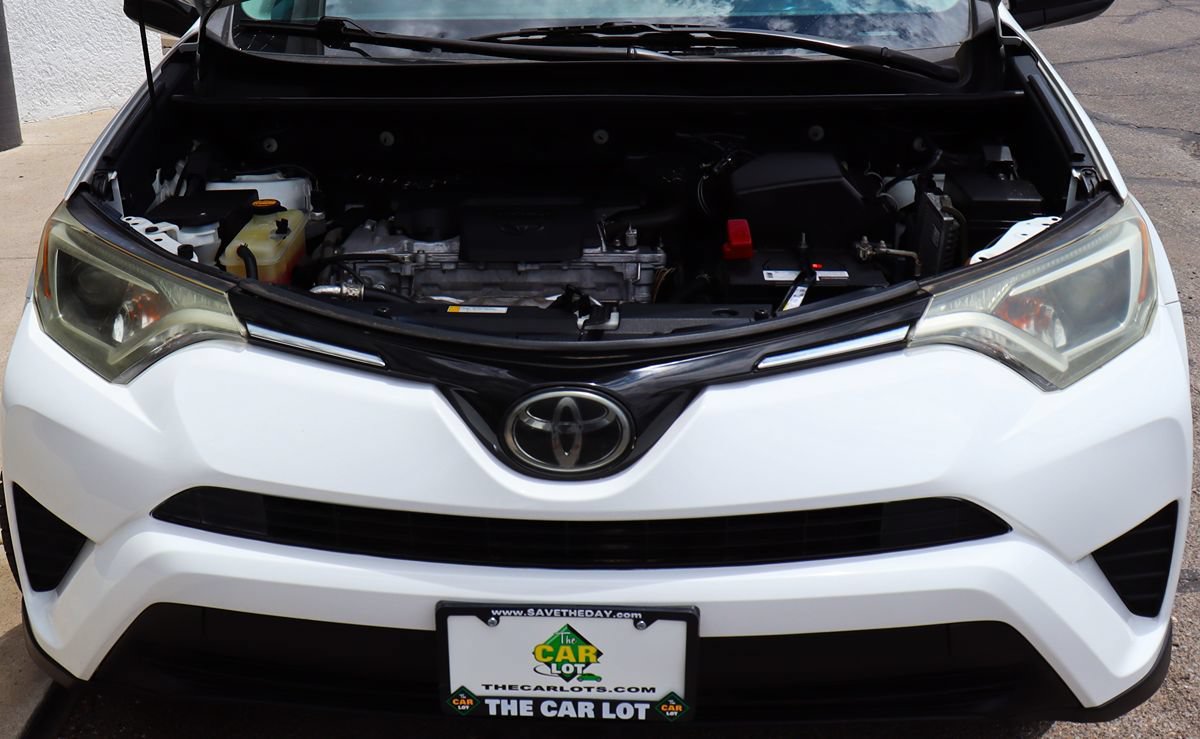 Used 2018 Toyota RAV4 LE w/ All Weather Liner Package FWD image 55