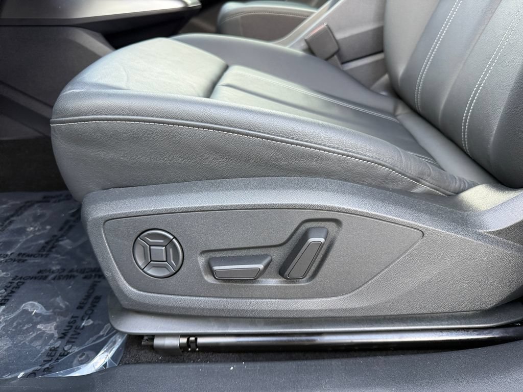 Used 2025 Audi Q4 e-tron Premium Plus RWD image 10
