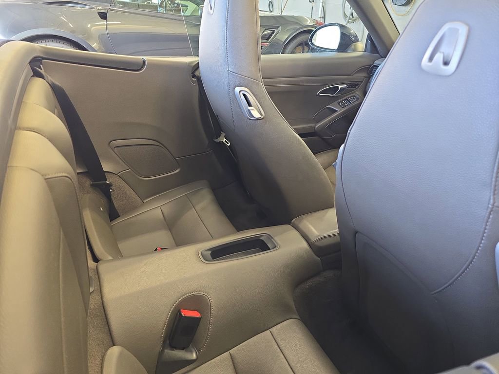 Used 2018 Porsche 911 Carrera image 11