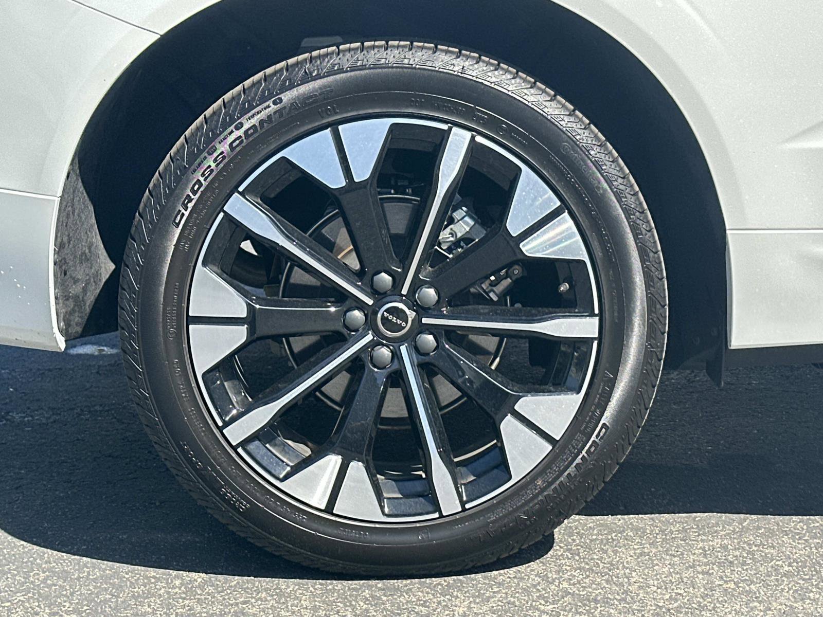 Certified 2026 Volvo XC60 B5 Plus w/ Protection Package Premier image 27