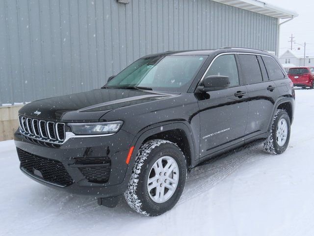 Used 2023 Jeep Grand Cherokee Laredo image 8