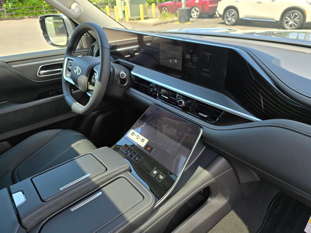 New 2025 INFINITI QX80 Sensory image 11