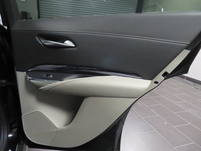 Certified 2023 Cadillac XT4 Luxury w/ Cold Weather Package AWD/4WD image 13