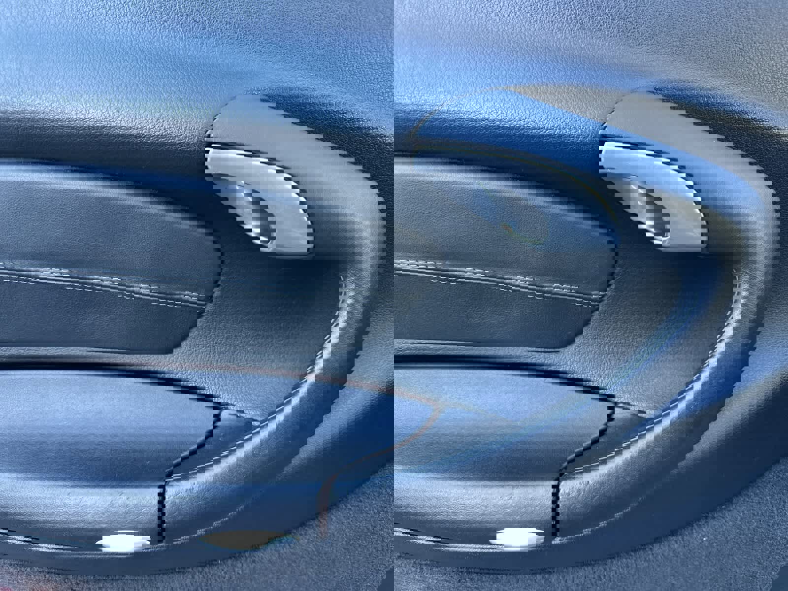 Used 2001 Porsche 911 Carrera 4 image 11