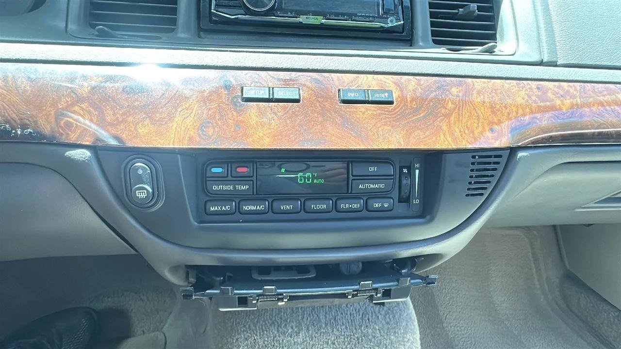 Used 2009 Mercury Grand Marquis LS RWD image 40