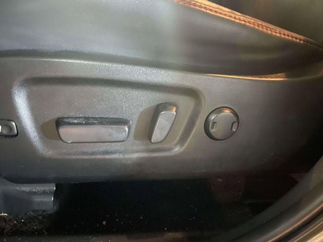 Used 2019 Toyota Highlander SE AWD/4WD image 18