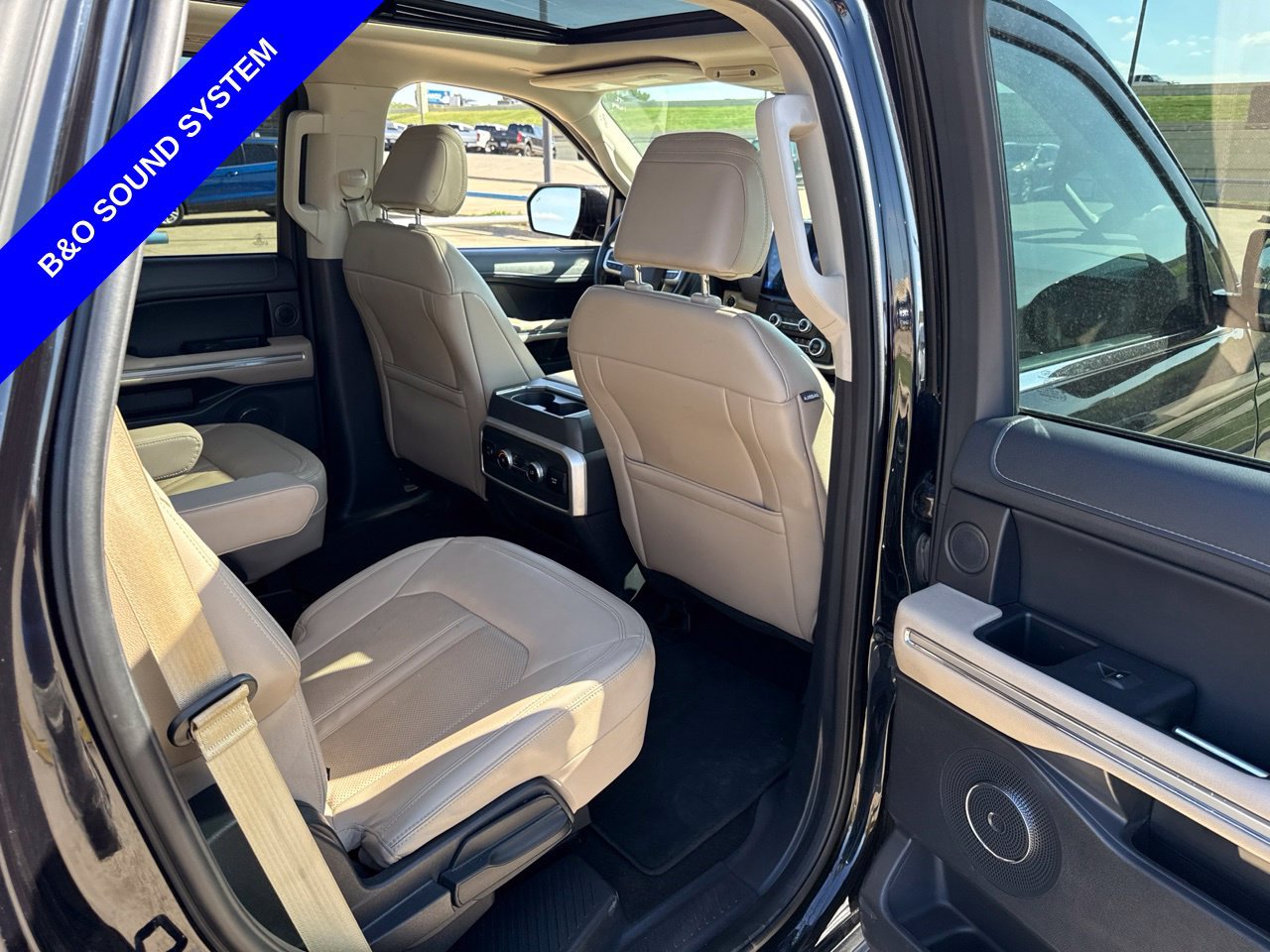 Used 2023 Ford Expedition Limited AWD/4WD image 14