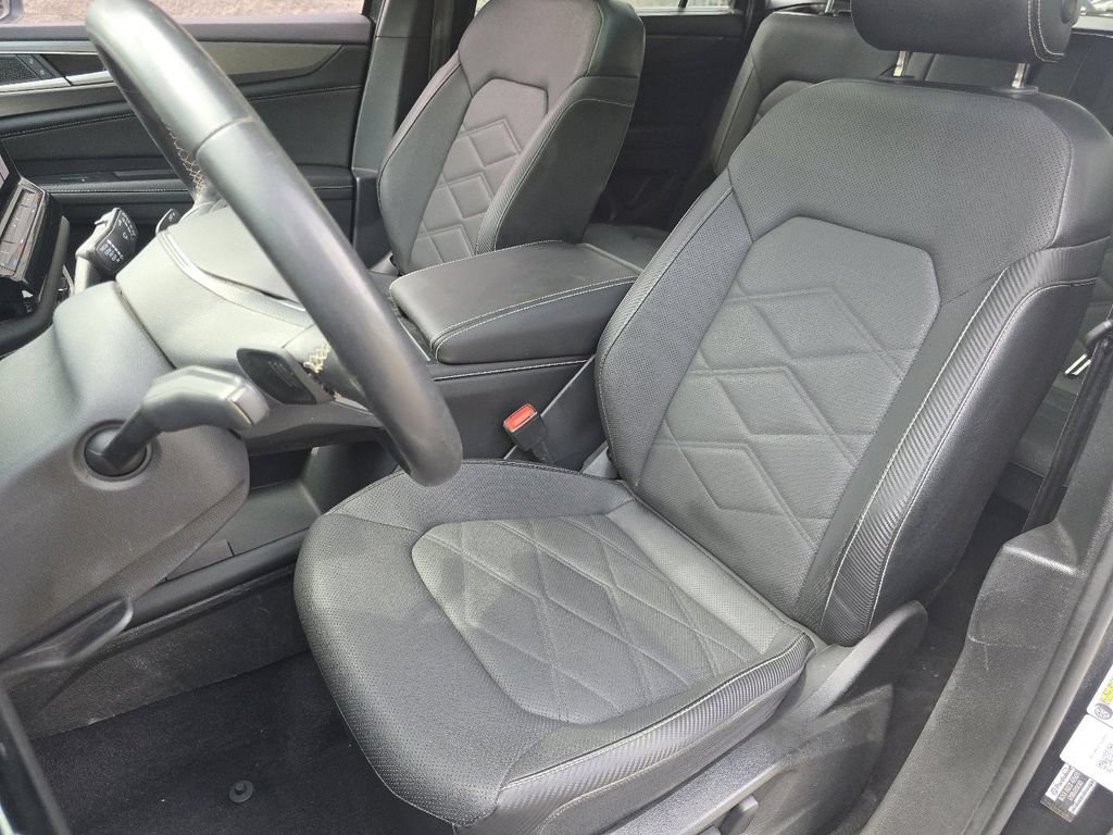 Used 2024 Volkswagen Atlas Cross Sport SE FWD image 22