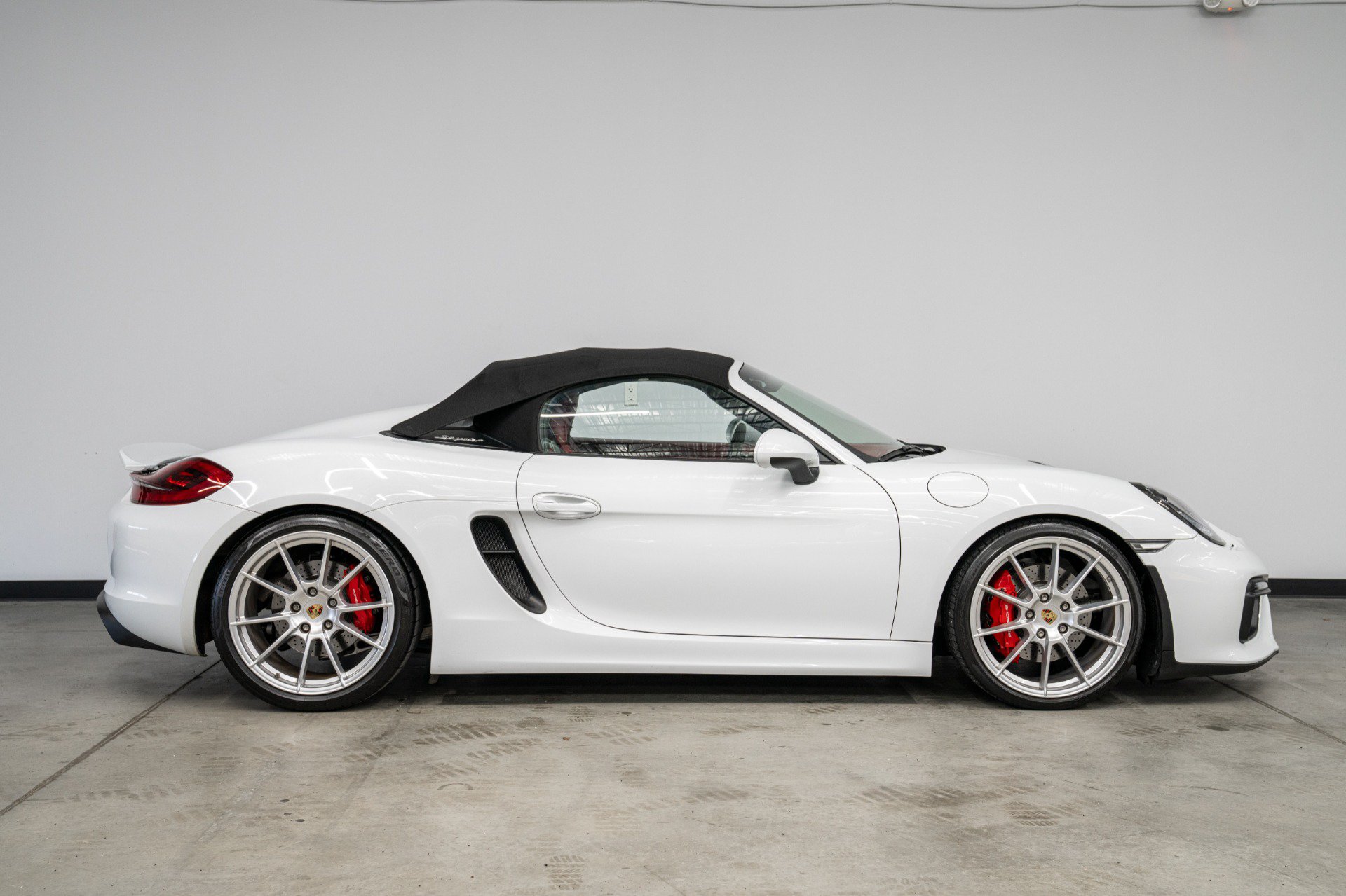 Used 2016 Porsche Boxster Spyder RWD image 18