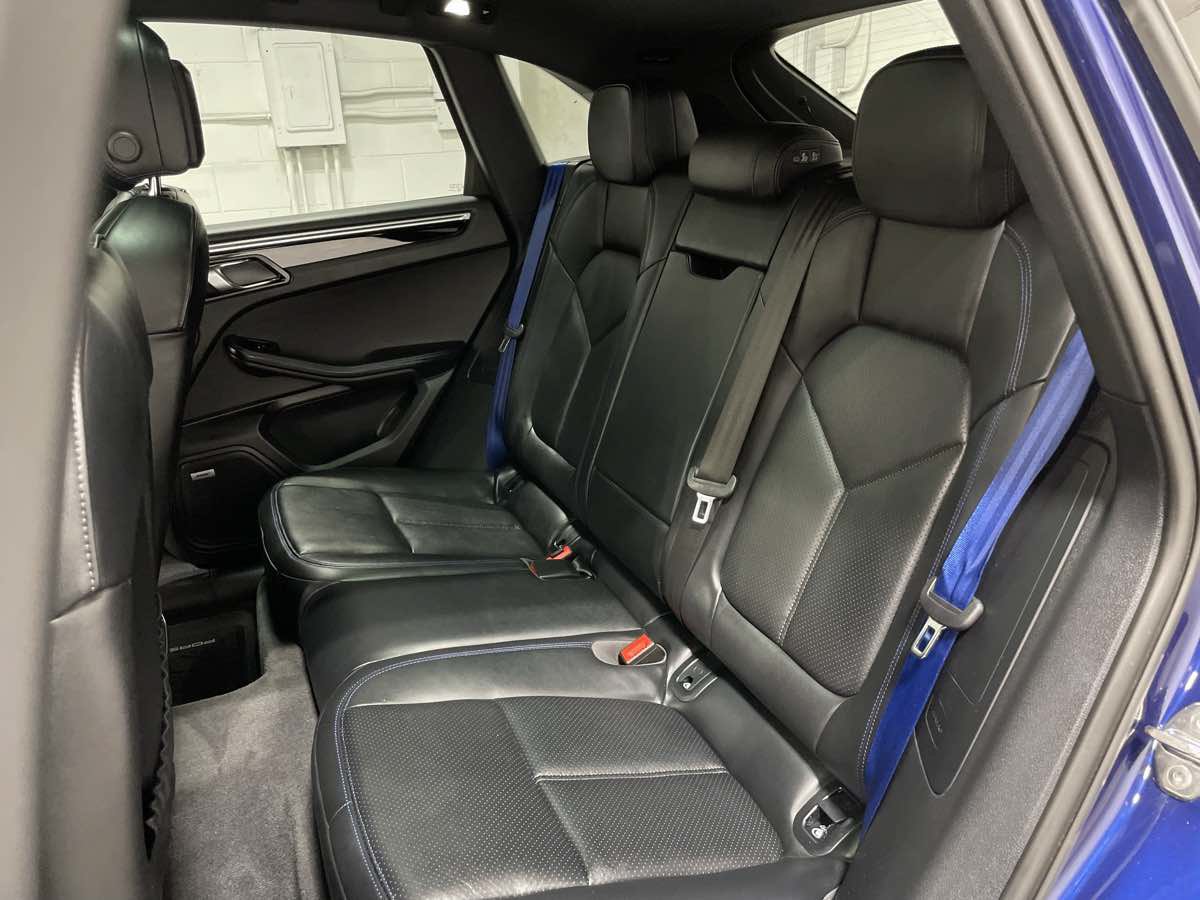Used 2024 Porsche Macan Turbo w/ Premium Plus Package AWD/4WD image 18