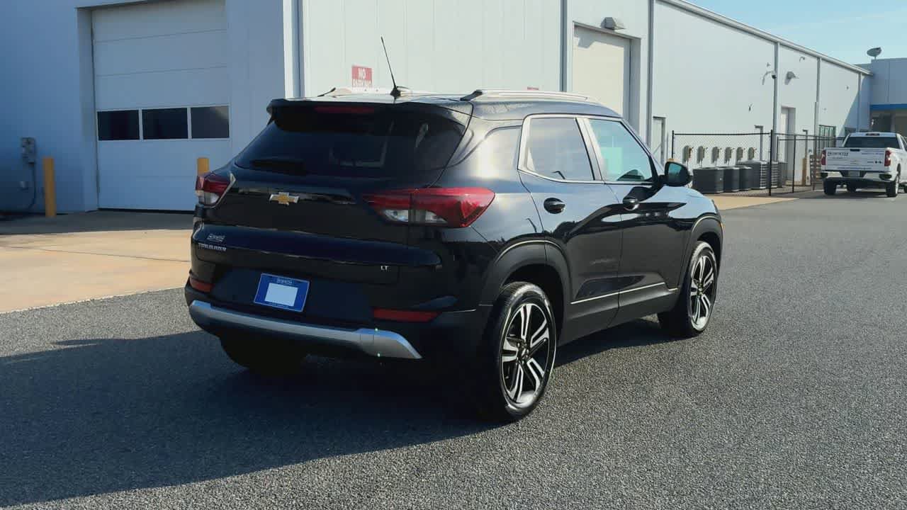 Used 2024 Chevrolet TrailBlazer LT w/ LT Cold Weather Package FWD image 8