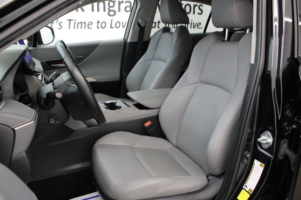 Used 2024 Toyota Venza XLE AWD/4WD image 14