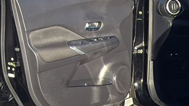 Used 2024 Nissan Kicks SV image 23