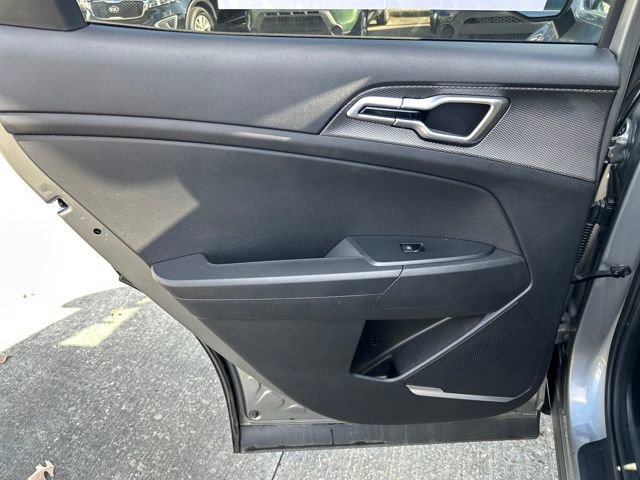 Used 2025 Kia Sportage LX image 15