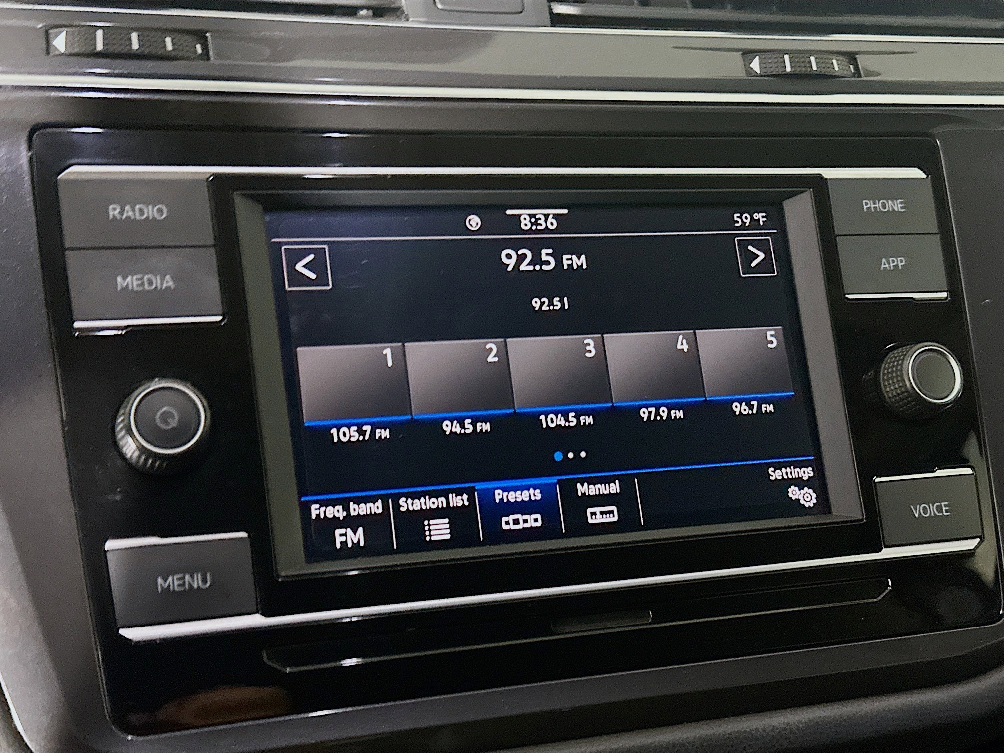 Used 2022 Volkswagen Tiguan S image 19