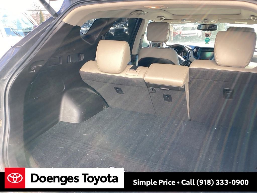 Used 2018 Hyundai Santa Fe Sport image 11